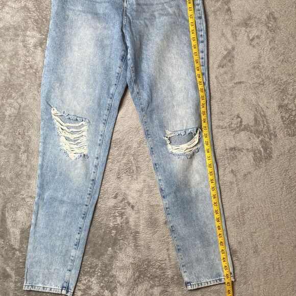 Misguided Riot Hight Rise Ripped Distressed Busted Knee Light Wash Mom Jeans - Picture 5 of 9